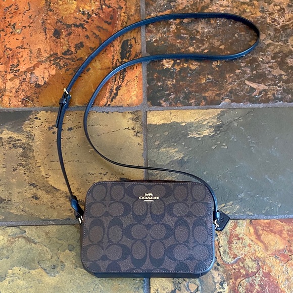 Coach Handbags - Classic Coach Camera Crossbody